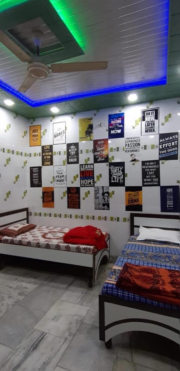 Blue Eye Backpackers Hostel Amritsar Extérieur photo